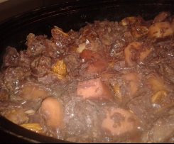 Rotkohleintopf mit Lamm und Feigen