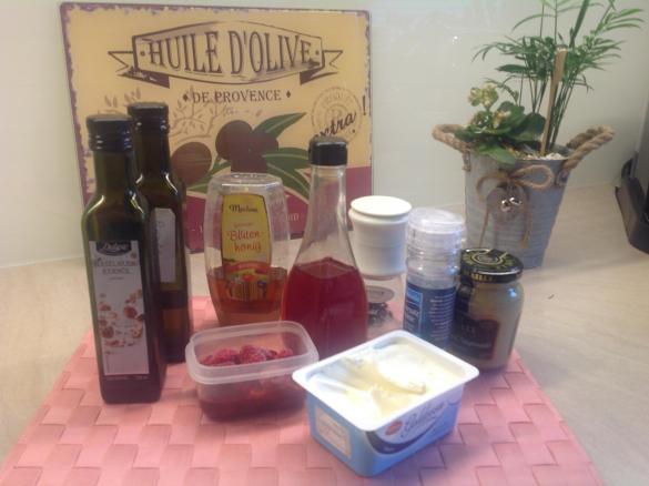 Cremiges Himbeerdressing