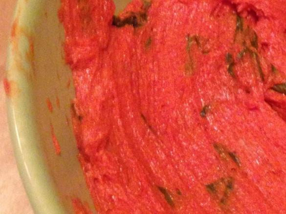 Hammer-Tomaten-Basilikum-Knoblauchbutter