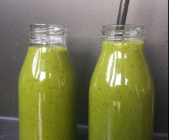 Green Power Smoothie (Banane Nektarine Spinat)