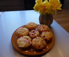 Johannisbeermuffins mit Streuseln
