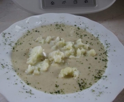 Cremige Blumenkohlsuppe mit Einlage