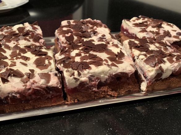 Variation Schwarzwälder Kirschtorte vom Blech, glutenfrei
