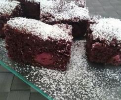 Veganer Schokokuchen mit Kirschen
