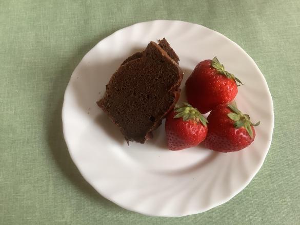 Schokokuchen mit Datteln und Bananen