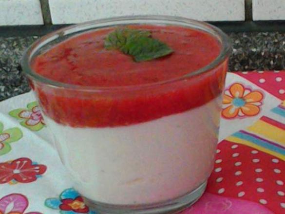 Quarkcreme mit Erdbeerepü 