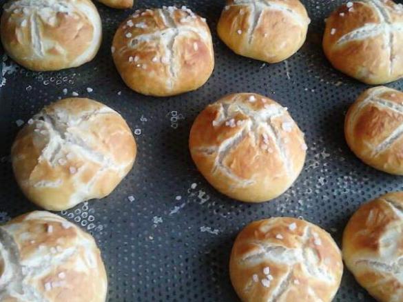 Laugenbrötchen