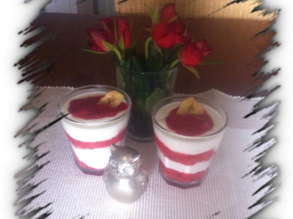 Erdbeer-Jogur Dessert im Glas