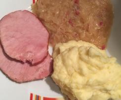 Sauerkraut mit Kartoffeln und Kassler