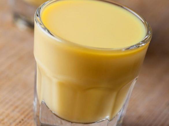 DER WIRKLICH ALLERBESTE EIERLIKÖR DES UNIVERSUMS