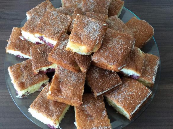 Fantakuchen mit Kirschen