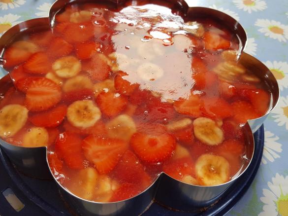 Erdbeer-Bananen Obstkuchen