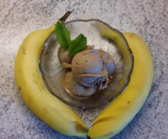 Bananeneis mit Nuss-Nougat-Creme