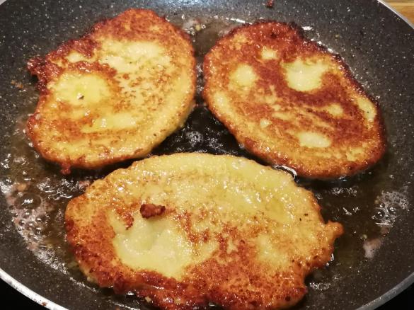 Kartoffelpuffer mit Kümmel