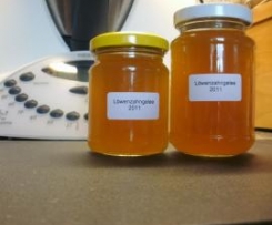 Löwenzahngelee  -  RdT am 9.5.2011 Löwenzahnblüten - Gelee