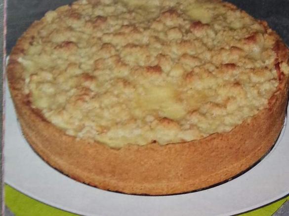 Apfel-Streuselkuchen mit Rum-Sahne-Guss