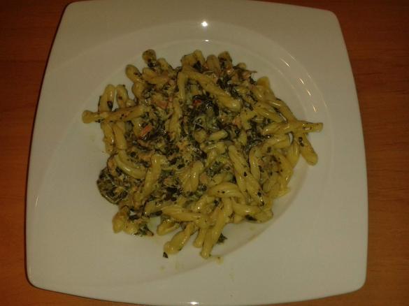 Weißweinsoße mit Spinat & Thunfisch