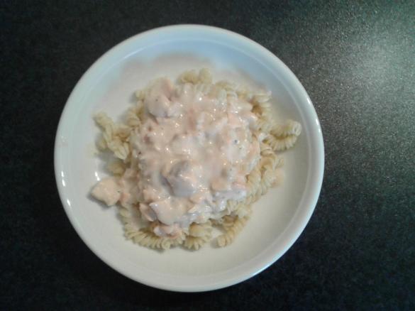 Nudeln mit Lachssoße