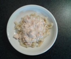 Nudeln mit Lachssoße