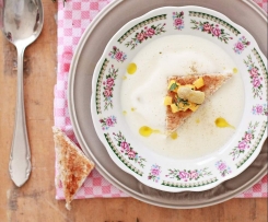 Spargelcremesuppe mit Thymian-Mango-Gremolata