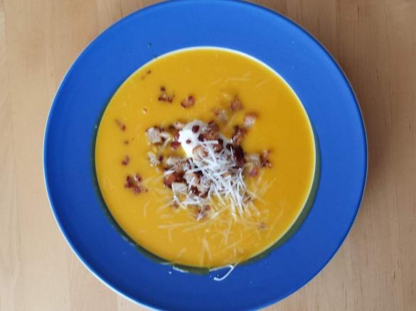 Kürbissuppe mit Ingwer und Orange
