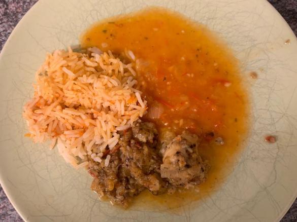 Fischfilet unter Gemüse-Käsehaube mit Reis