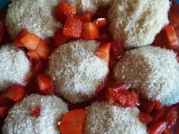 Milchreis-Kokos-Überraschungsbällchen vegan