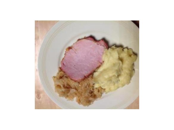 Kasseler mit Sauerkraut und Kartoffelpüree 