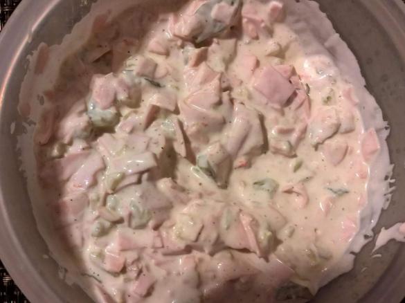 Variation von Würziger Fleischsalat(Omas geheim Rezept)