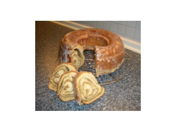 Hefekranz mit Nussfüllung