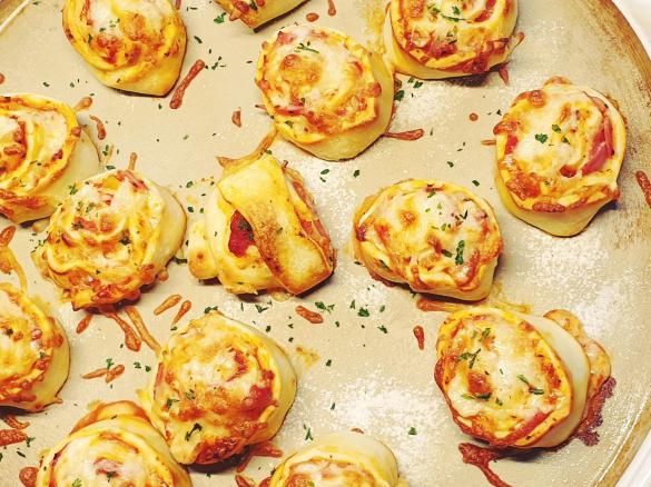 Pizza-Rolls mit Knoblauchdip