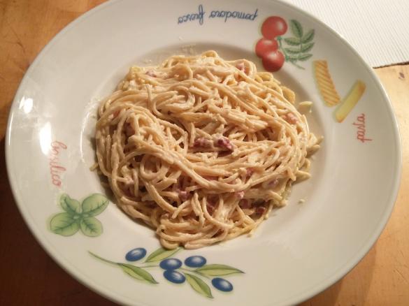 Käse-Sahne-Sauce mit Schinken (oder ohne)