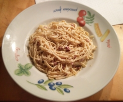 Käse-Sahne-Sauce mit Schinken (oder ohne)