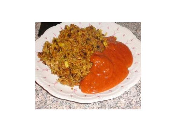 Auberginen-Couscous-Gratin an Tomatensoße