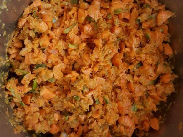 Karottensalat Ruckzuck (alles rein, anmachen, fertig!)