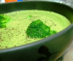 Variation von Broccolicremesuppe