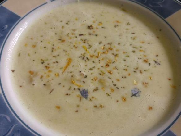Spargelcremesuppe alla Mona