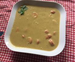 Würzige Gemüsesuppe mit Würstchen