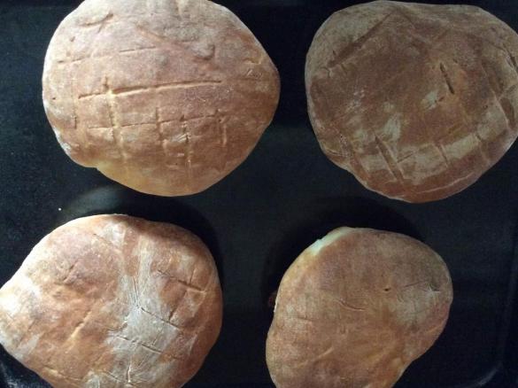 Bosnisches Fladenbrot (Lepinje)