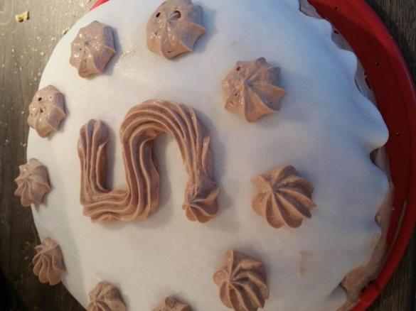 Kinder Überraschungstorte