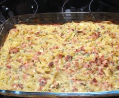 Nudelauflauf mit Leberkäse und Spiegelei