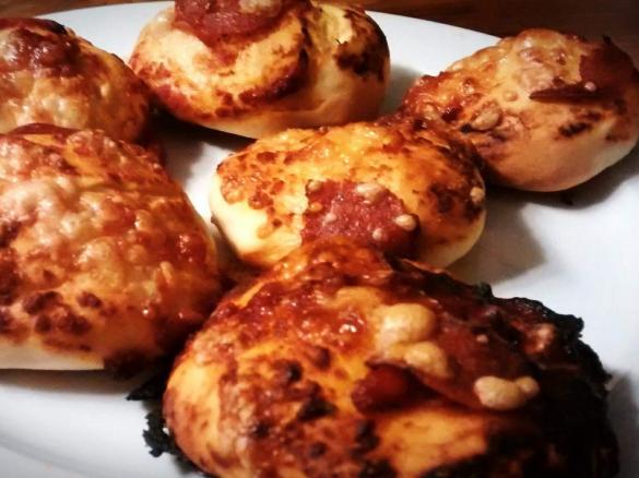 Piccolinos - Variation von Pizza Chicago Style