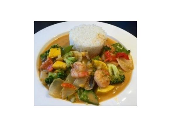 Variation Rotes Thai-Curry mit Garnelen und knackigem Gemüse