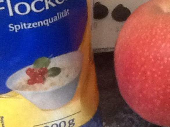 Reisflockenbrei mit Apfel