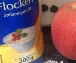 Reisflockenbrei mit Apfel