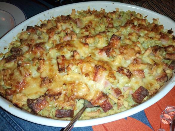 Leberkäseauflauf mit Spätzle und Lauch