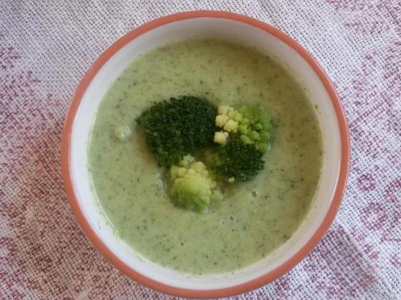 Cremesüppchen aus Brokkoli und Romanesco