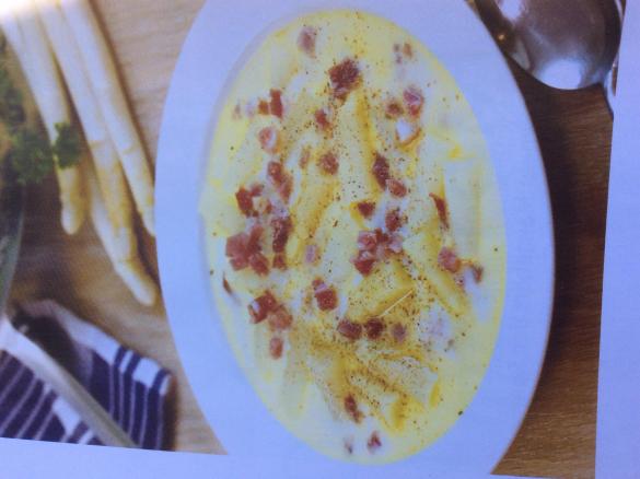 Variation Spargelsuppe (Verwendung von Spargelschalen/Spargelenden)