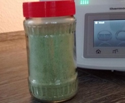 Kräutersalz mit Knoblauch und Meersalz