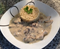 Championgeschnetzeltes mit Reis in Weißwein-Rahmsoße